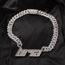Load image into Gallery viewer, Connected Oblique Baguette Name Chain