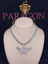 Load image into Gallery viewer, Big butterfly Pendant