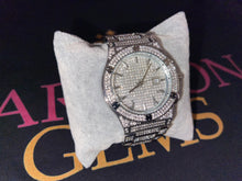 Load image into Gallery viewer, Men’s Iced out Round dial watch