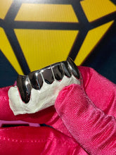 Load image into Gallery viewer, Solid Grillz