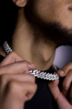 Load image into Gallery viewer, Diamond Prong Link Necklace  (14mm) White Gold
